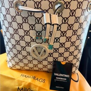 Velentino by Mario Valentino BNIDB